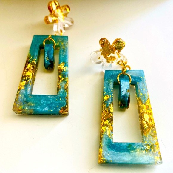 Isadora - Picture 4 of 9